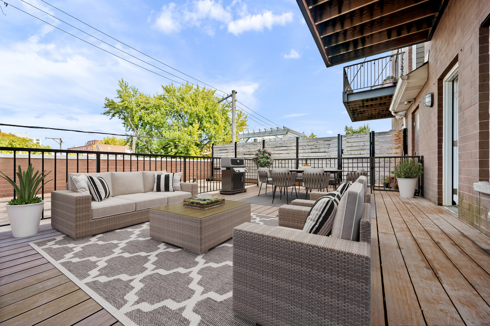 Chicago, Illinois 60622, United States, 3 Bedrooms Bedrooms, ,2 BathroomsBathrooms,Residential,Active,228117