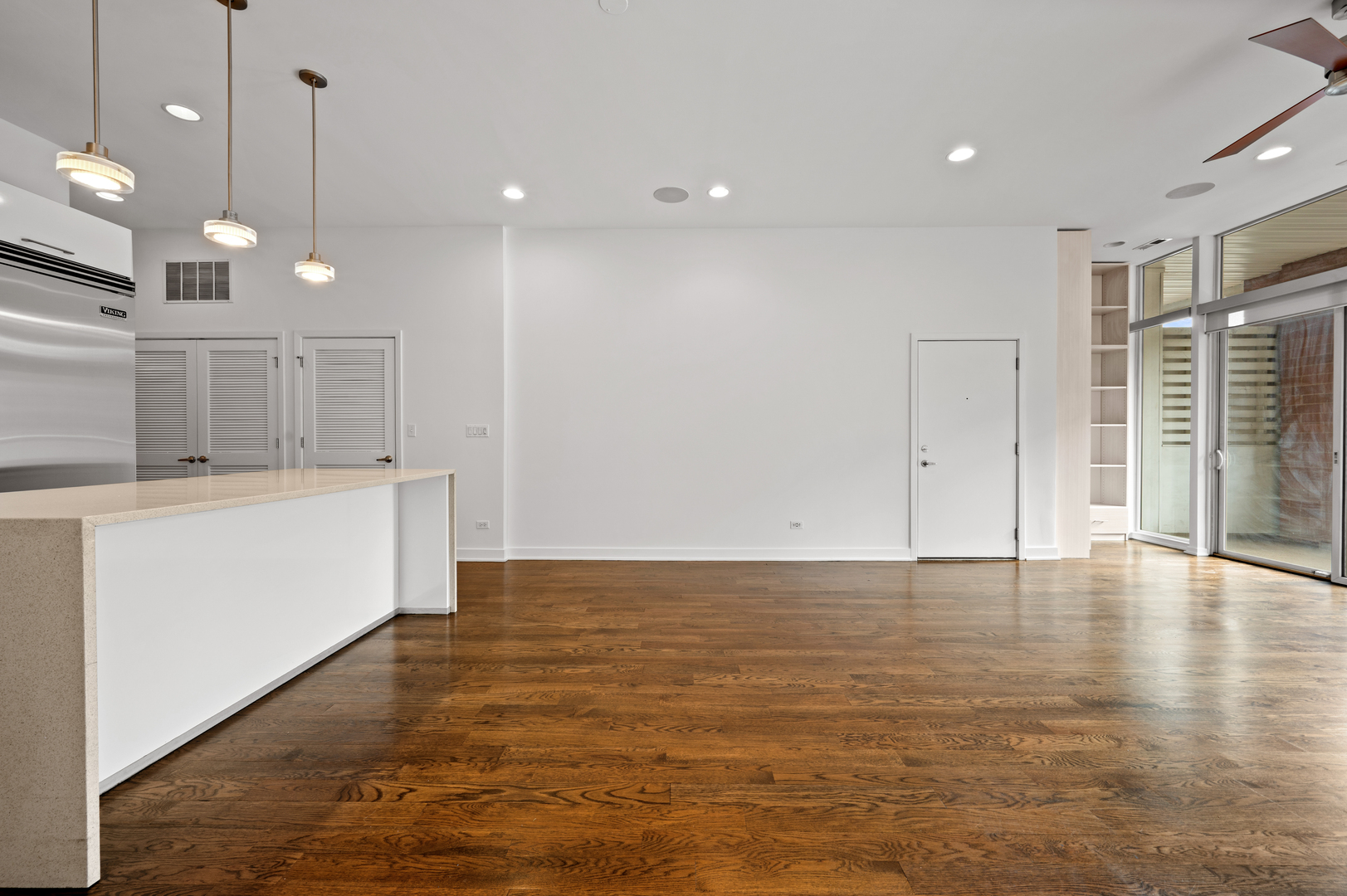 Chicago, Illinois 60622, United States, 3 Bedrooms Bedrooms, ,2 BathroomsBathrooms,Residential,Active,228117