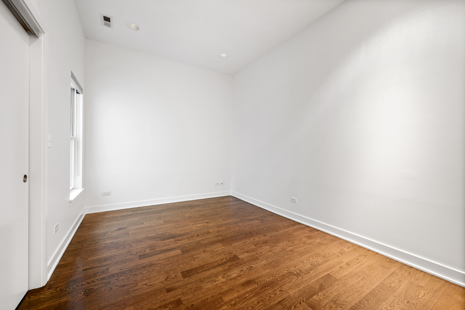 Chicago, Illinois 60622, United States, 3 Bedrooms Bedrooms, ,2 BathroomsBathrooms,Residential,Active,228117