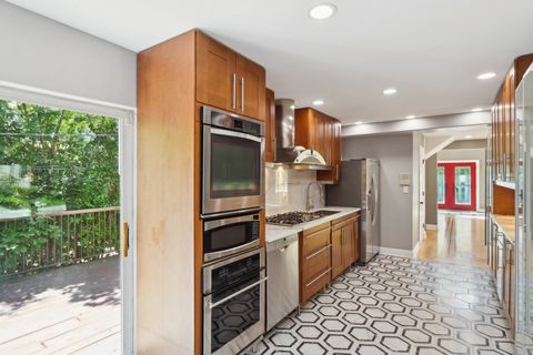 Tiny photo for 6857 N Knox Avenue, Lincolnwood, IL 60712 (MLS # 12590908)