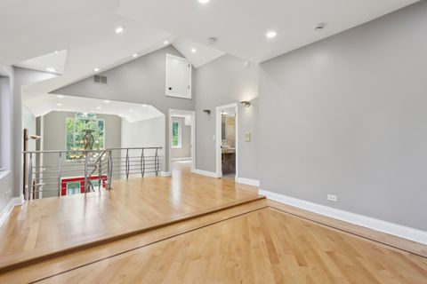 Tiny photo for 6857 N Knox Avenue, Lincolnwood, IL 60712 (MLS # 12590908)