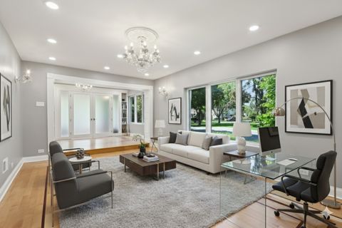 Tiny photo for 6857 N Knox Avenue, Lincolnwood, IL 60712 (MLS # 12590908)