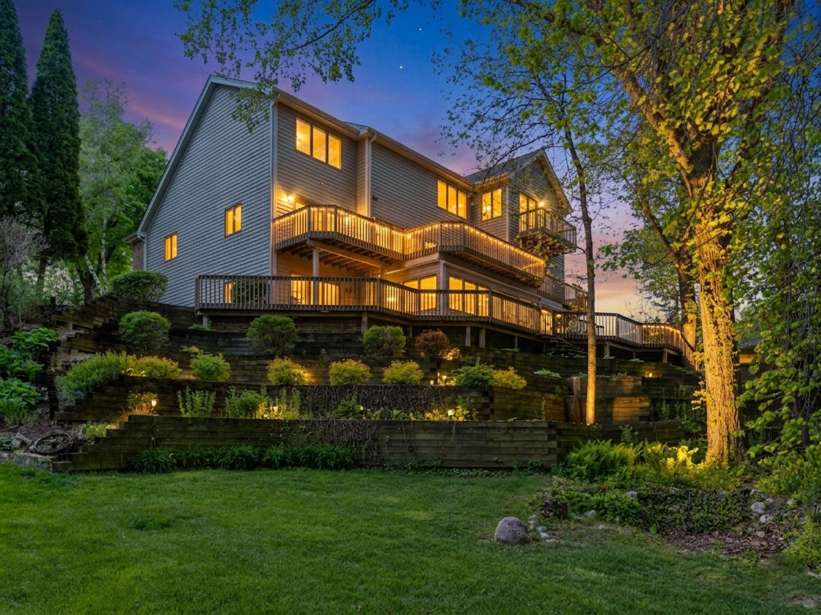 2772 Glendower Terrace