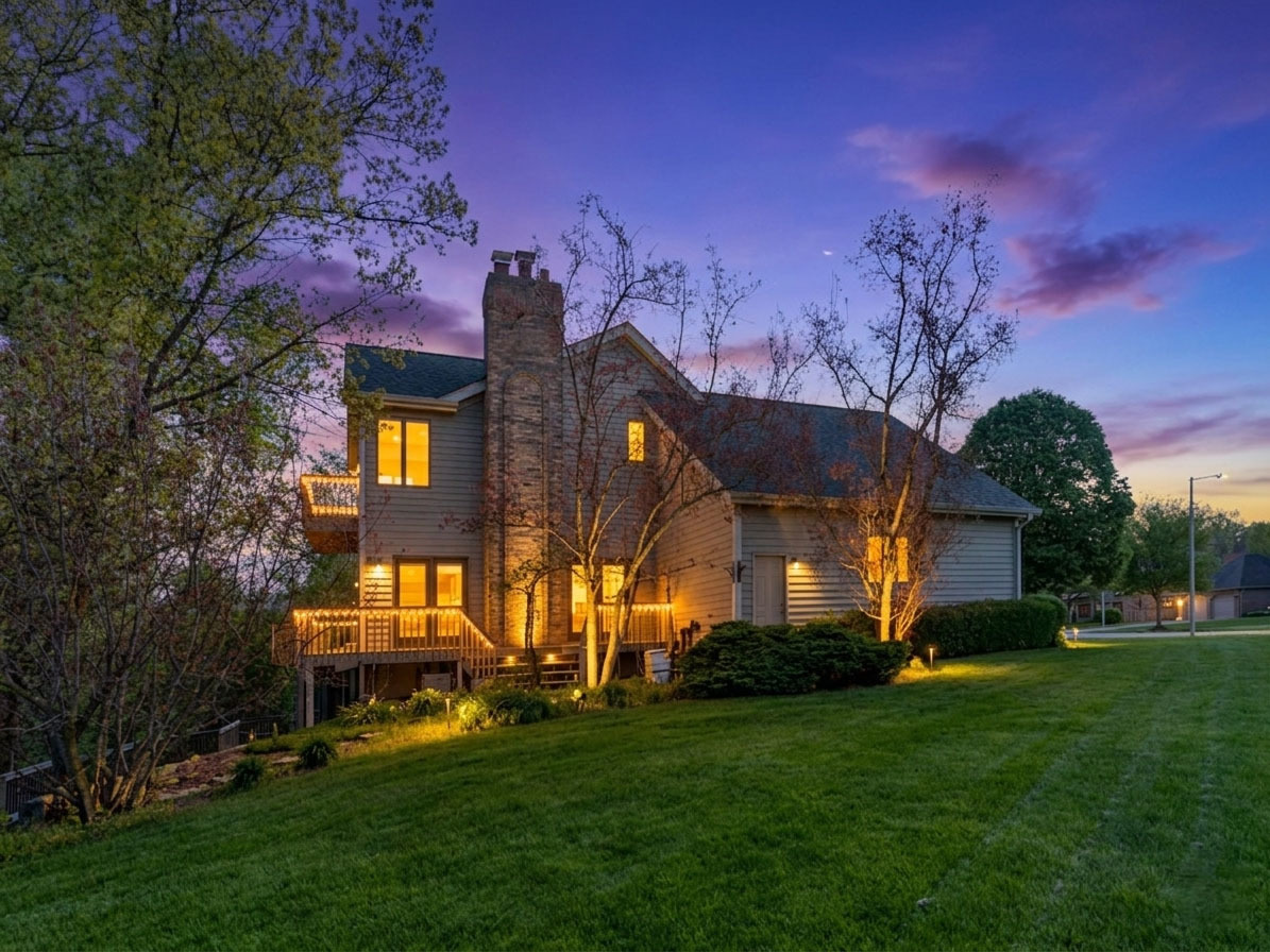 2772 Glendower Terrace
