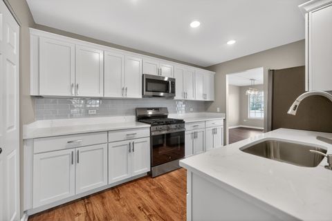 Tiny photo for 446 cromwell Circle #4, Bartlett, IL 60103 (MLS # 12584537)