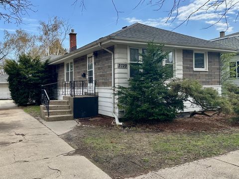 Tiny photo for 3729 Grove Avenue, Berwyn, IL 60402 (MLS # 12476859)
