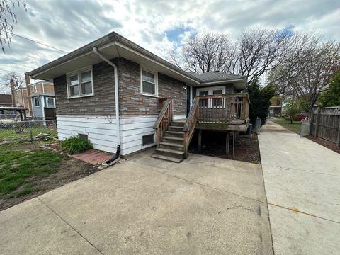 Tiny photo for 3729 Grove Avenue, Berwyn, IL 60402 (MLS # 12476859)