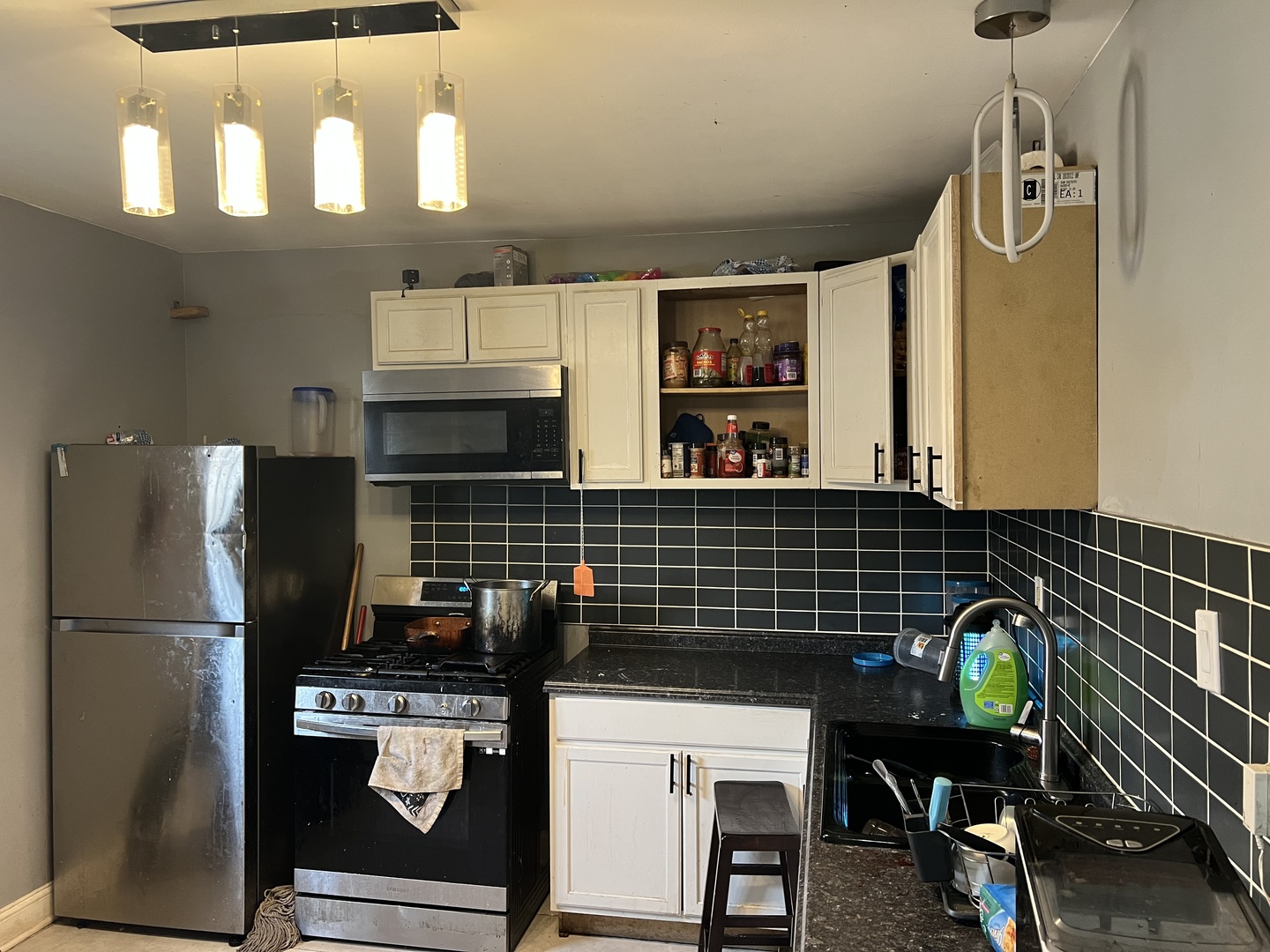 7618 S Drexel Avenue