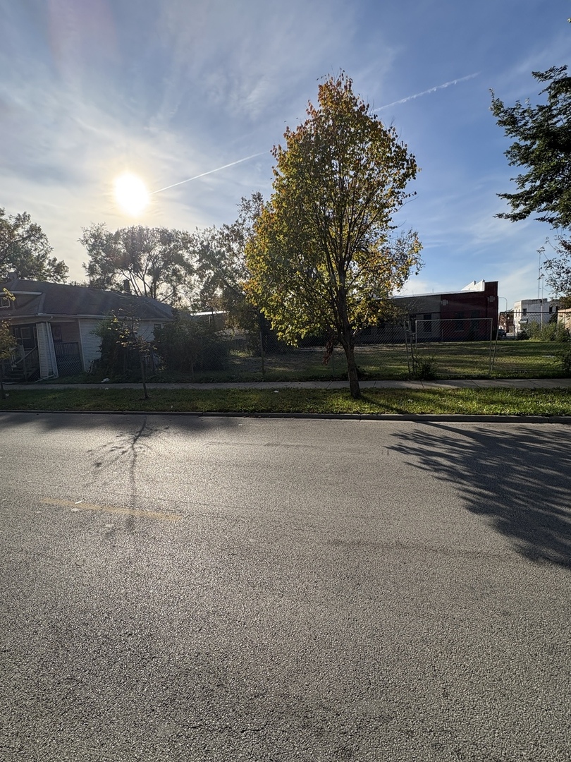 5900 S Loomis Boulevard