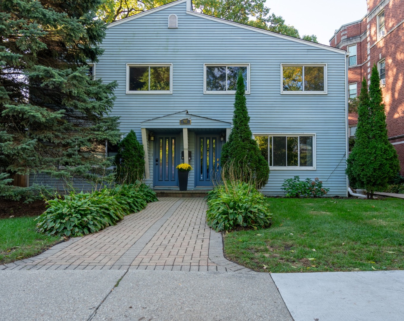 Evanston, Illinois 60202, United States, 3 Bedrooms Bedrooms, ,3 BathroomsBathrooms,Residential,Active,232116