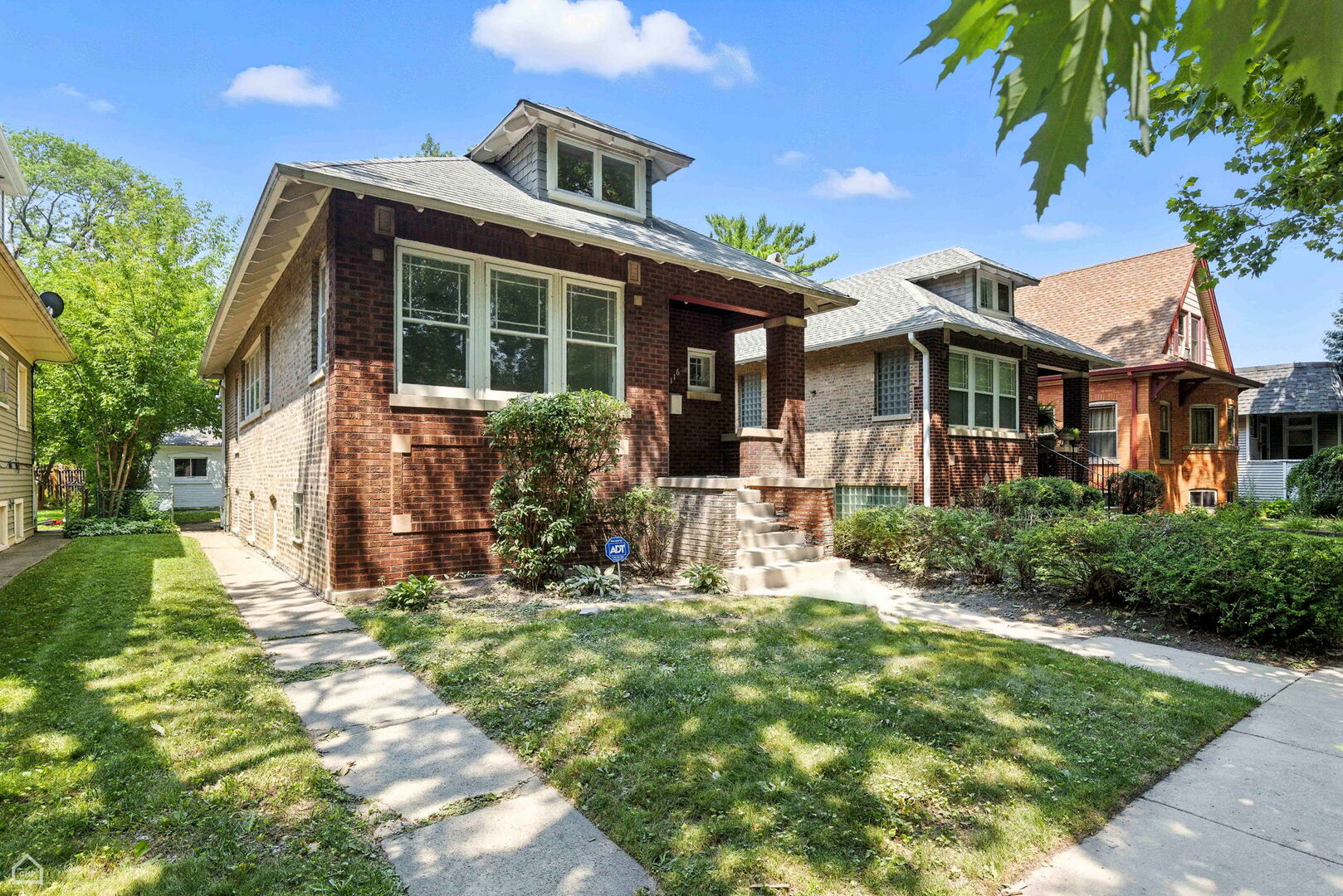 5116 N Saint Louis Avenue