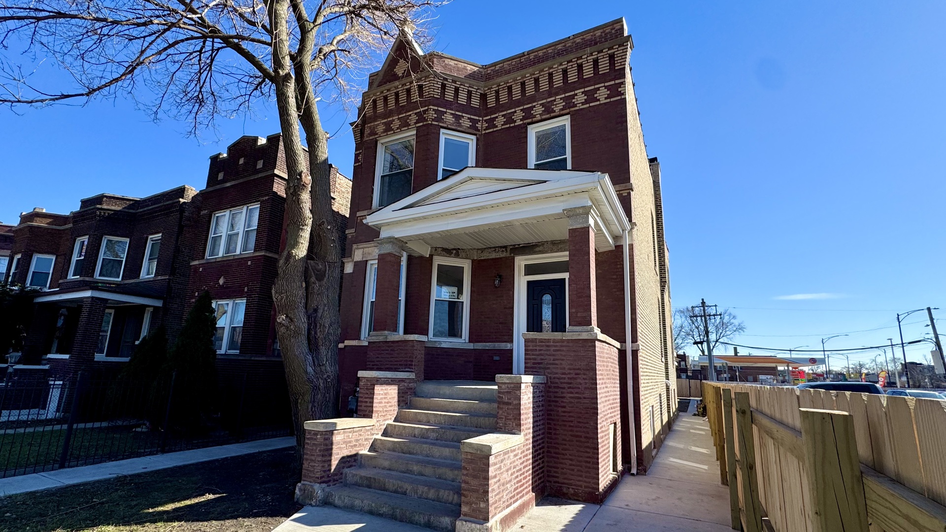 4751 W Monroe Street