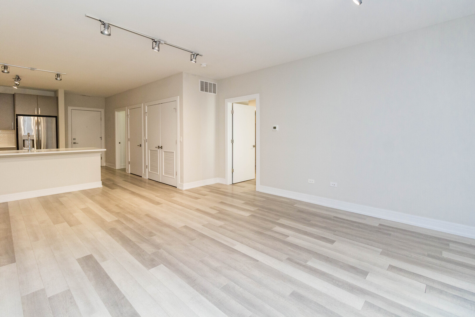 1554 N Talman Avenue 205