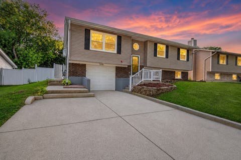 Photo of 7128 Glenwood Lane, Hanover Park, IL 60133 (MLS # 12725746)