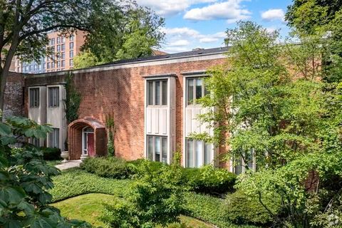 1930 Sherman Avenue 1S Evanston IL 60201
