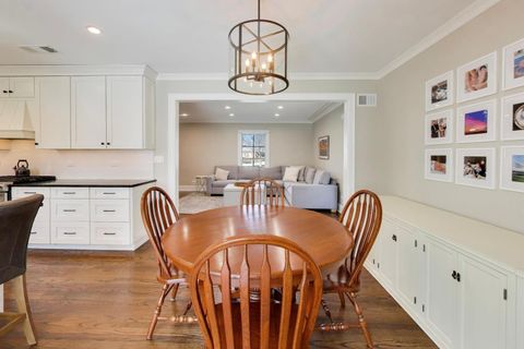 Tiny photo for 527 E Mayfair Road, Arlington Heights, IL 60005 (MLS # 12600107)