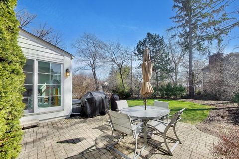 Tiny photo for 527 E Mayfair Road, Arlington Heights, IL 60005 (MLS # 12600107)