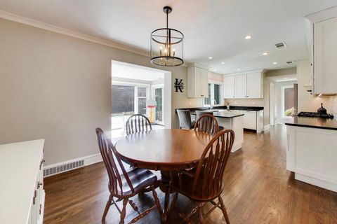 Tiny photo for 527 E Mayfair Road, Arlington Heights, IL 60005 (MLS # 12600107)