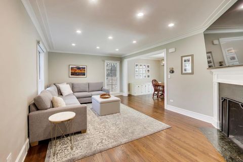 Tiny photo for 527 E Mayfair Road, Arlington Heights, IL 60005 (MLS # 12600107)