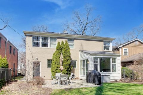 Tiny photo for 527 E Mayfair Road, Arlington Heights, IL 60005 (MLS # 12600107)