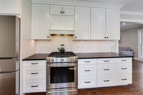 Tiny photo for 527 E Mayfair Road, Arlington Heights, IL 60005 (MLS # 12600107)