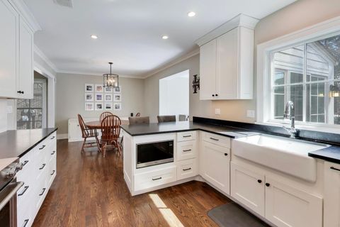 Tiny photo for 527 E Mayfair Road, Arlington Heights, IL 60005 (MLS # 12600107)