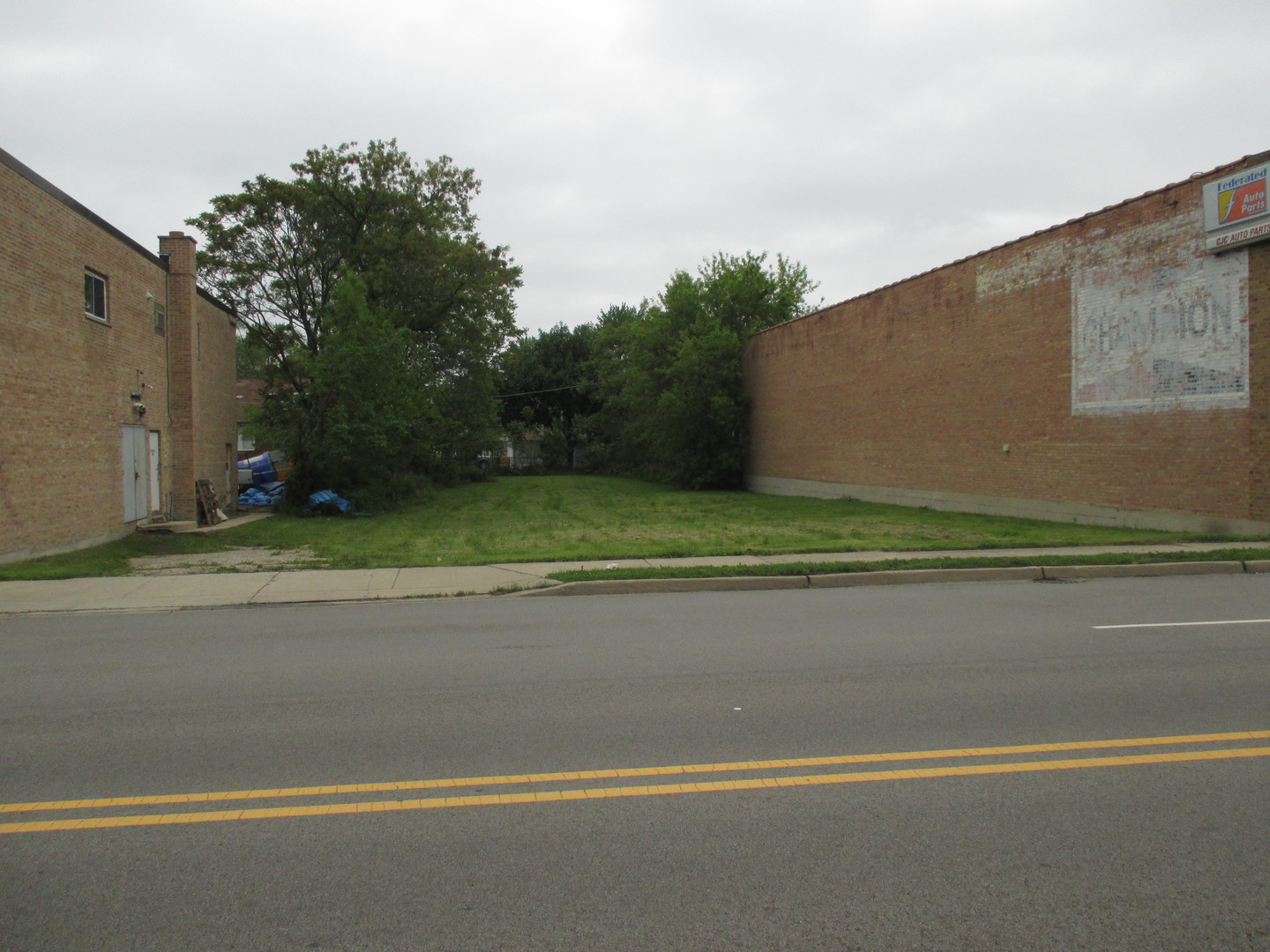 736 E St Charles Road