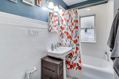 Tiny photo for 6234 N BROADWAY Street #3, Chicago, IL 60660 (MLS # 12623633)