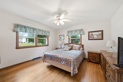 Tiny photo for 2141 Country Knoll Court, Elgin, IL 60123 (MLS # 12727326)