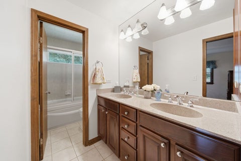 Tiny photo for 2141 Country Knoll Court, Elgin, IL 60123 (MLS # 12727326)