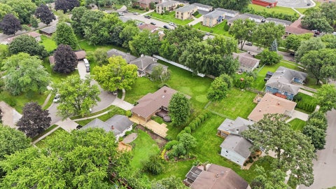 Tiny photo for 2141 Country Knoll Court, Elgin, IL 60123 (MLS # 12727326)
