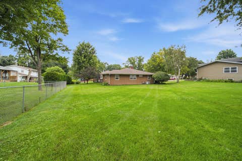 Tiny photo for 2141 Country Knoll Court, Elgin, IL 60123 (MLS # 12727326)
