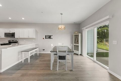 Tiny photo for 600 W Pleasant Lane #A2, Lombard, IL 60148 (MLS # 12474687)