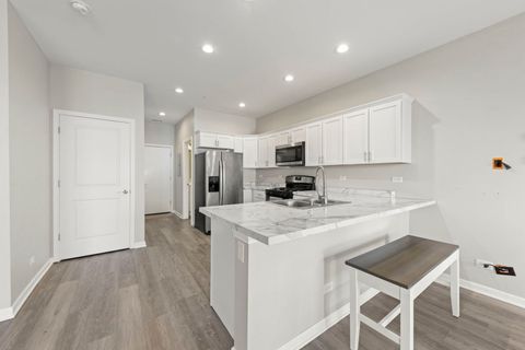 Tiny photo for 600 W Pleasant Lane #A2, Lombard, IL 60148 (MLS # 12474687)