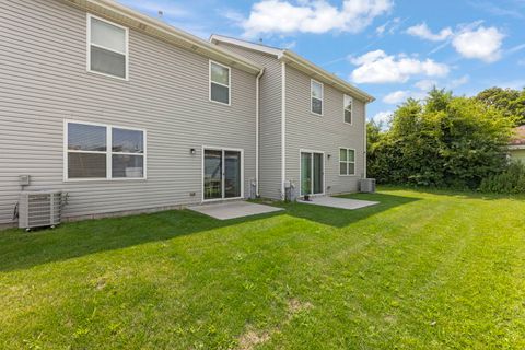 Tiny photo for 600 W Pleasant Lane #A2, Lombard, IL 60148 (MLS # 12474687)