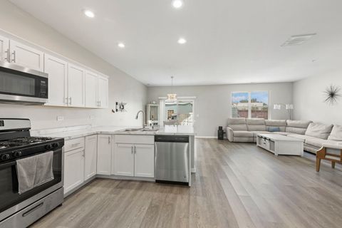 Tiny photo for 600 W Pleasant Lane #A2, Lombard, IL 60148 (MLS # 12474687)
