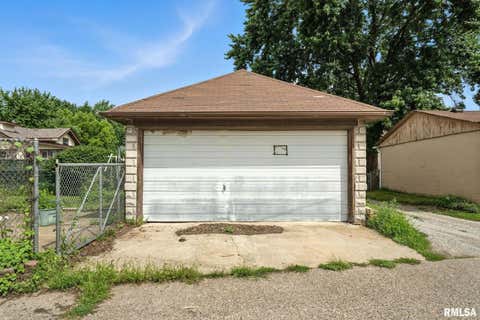 Tiny photo for 815 S DITTMER Street, Davenport, IA 52802 (MLS # 12670351)
