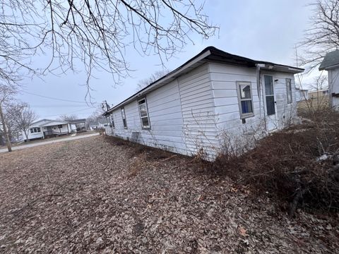 Tiny photo for 454 S 7th Avenue, Canton, IL 61520 (MLS # 12550821)