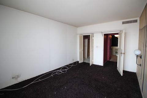 Tiny photo for 6033 N Sheridan Road #45L, Chicago, IL 60660 (MLS # 12516651)