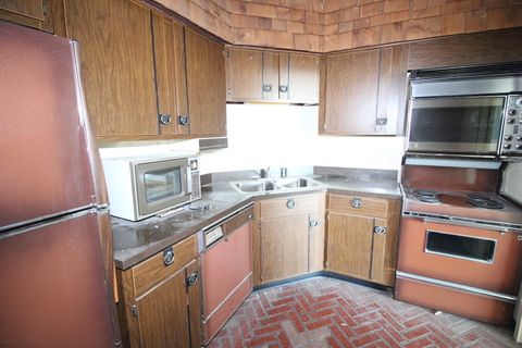 Tiny photo for 6033 N Sheridan Road #45L, Chicago, IL 60660 (MLS # 12516651)