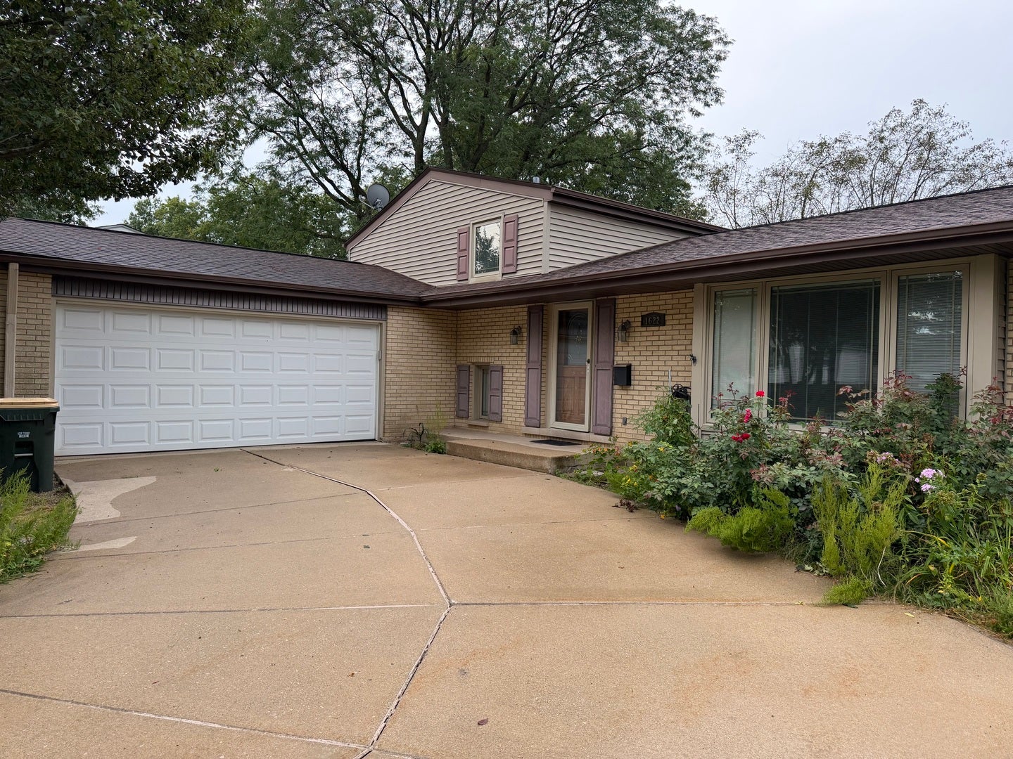 1622 S Surrey Ridge Drive