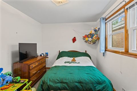 Tiny photo for 4855 W Gunnison Street, Chicago, IL 60630 (MLS # 12634951)