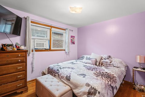 Tiny photo for 4855 W Gunnison Street, Chicago, IL 60630 (MLS # 12634951)