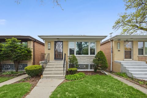 Tiny photo for 4855 W Gunnison Street, Chicago, IL 60630 (MLS # 12634951)
