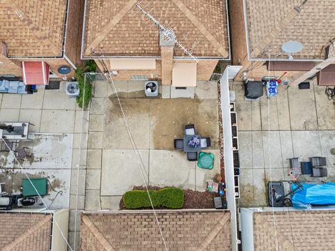 Tiny photo for 4855 W Gunnison Street, Chicago, IL 60630 (MLS # 12634951)