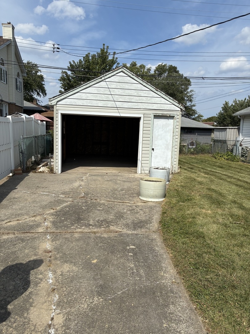 Chicago, Illinois 60655, United States, 2 Bedrooms Bedrooms, ,2 BathroomsBathrooms,Residential,Active,209807