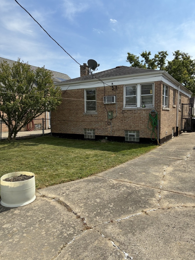 Chicago, Illinois 60655, United States, 2 Bedrooms Bedrooms, ,2 BathroomsBathrooms,Residential,Active,209807