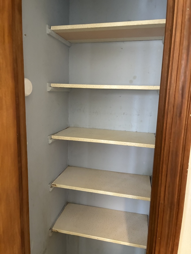 Chicago, Illinois 60655, United States, 2 Bedrooms Bedrooms, ,2 BathroomsBathrooms,Residential,Active,209807