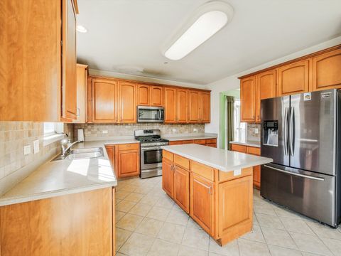 Tiny photo for 324 English Oak Lane, Streamwood, IL 60107 (MLS # 12508094)