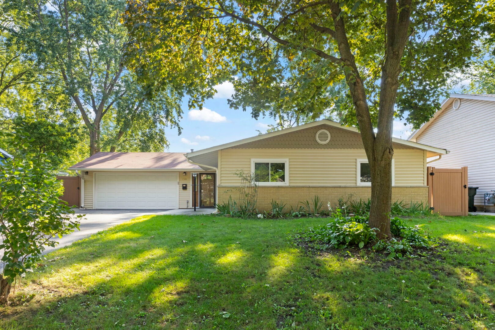 7101 Edgebrook Lane